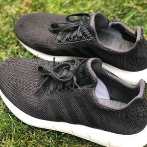Adidas Men’s Swift Run Shoes Size 10